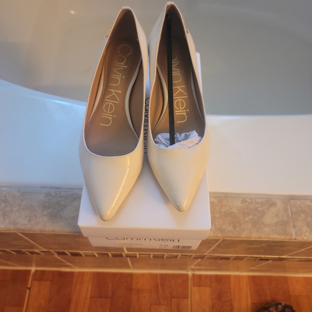 Calvin Kline Pumps